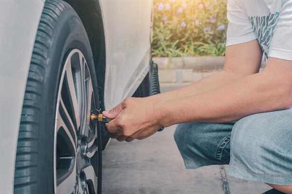 Mantenimiento regular de la presión de los neumáticos