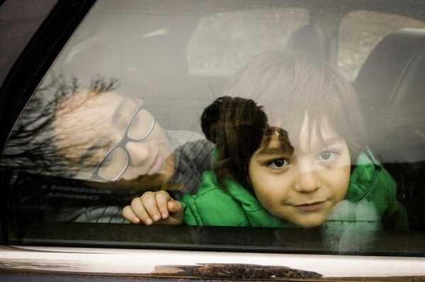 Cómo reducir riesgos al conducir con niños
