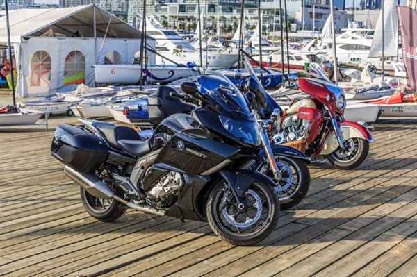 Tendencias y características clave al elegir entre motos urbanas y de carretera