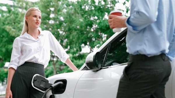 Costos de mantenimiento y operación: híbridos vs eléctricos