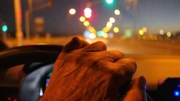 Condiciones del camino: Cómo adaptarte a la conducción nocturna
