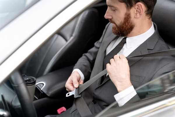 ¿Cómo funciona el cinturón de seguridad en caso de accidente?